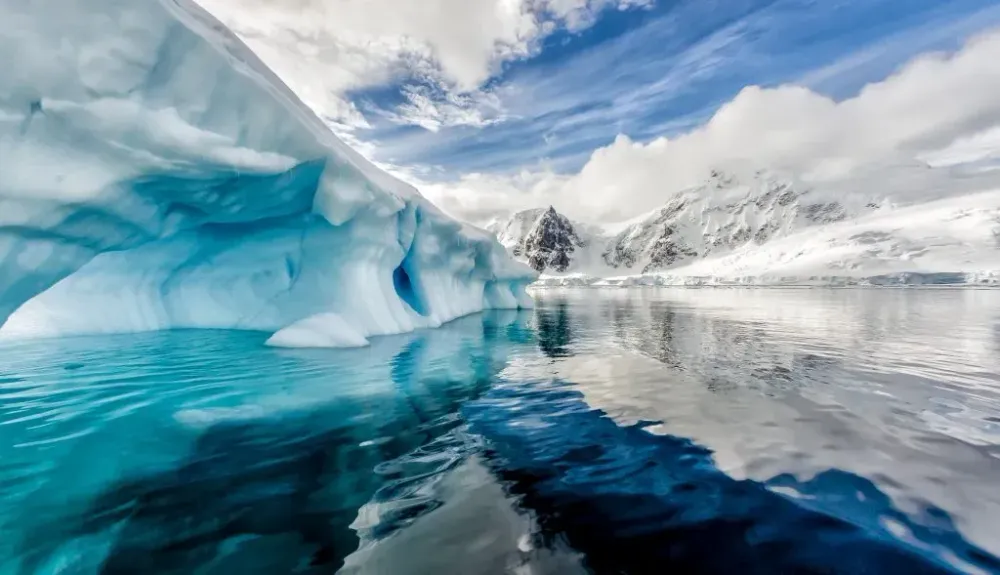 Antarctica research ship cruise